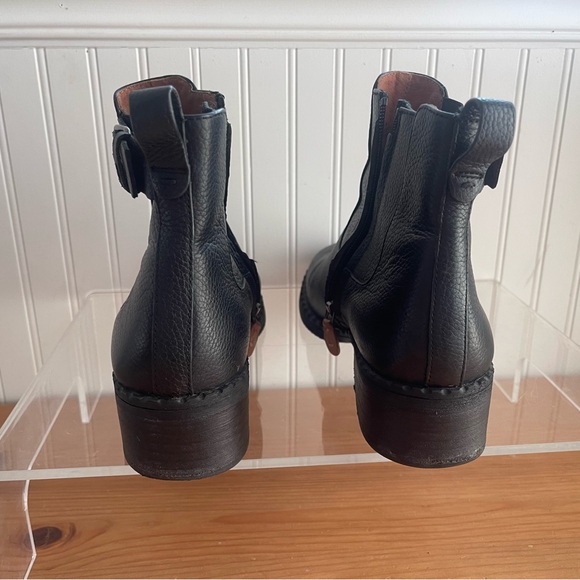 Gentle Souls by Kenneth Cole Black Leather Ankle Boots, Size 8.5 - Picture 4 of 7